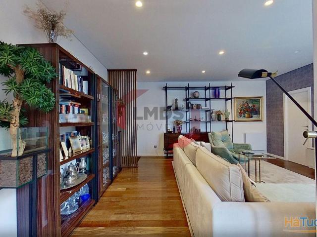 Moradia T3 Renovada e Ampliada em 2018 ? Serralves | 26054079051