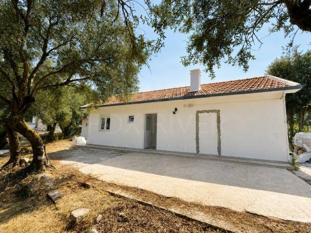 Moradia T3 renovada para venda em Vila de Punhe, Viana do Castelo