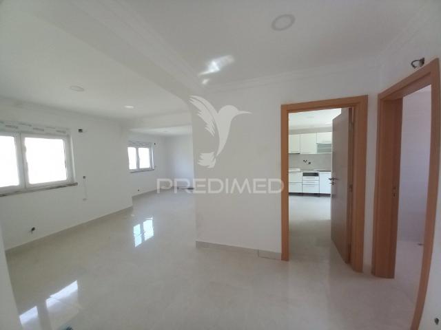 Moradia T3 Restaurada em Foros de Amora – Seixal