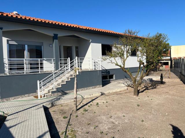 Moradia T3 situada em Vieira de Leiria