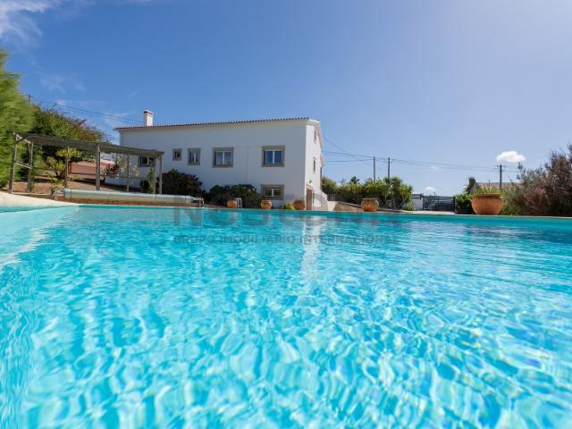 Moradia T3 Térrea com piscina e terreno