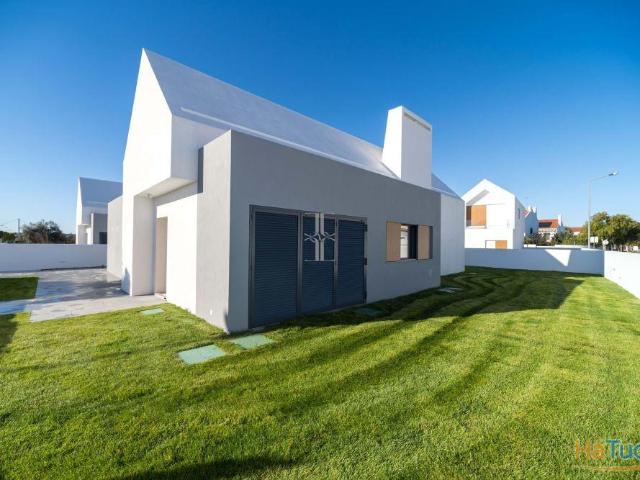 Moradia T3 Térrea com Piscina Privativa e Jardim ? Monte Santo, Santo Estevão | 26084079561