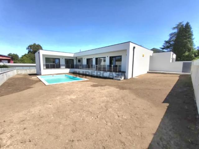 Moradia T3 Térrea Individual NOVA com piscina em Panoias, Braga