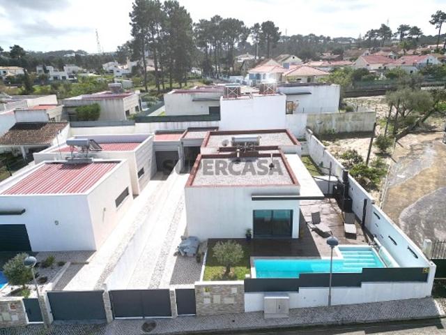 Moradia T3 térrea lote de 412m2 garagem box piscina Sesimbra