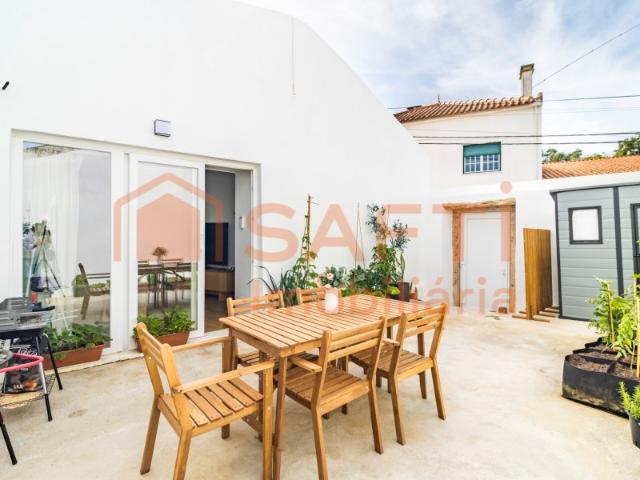 Moradia T3 totalmente reconstruida