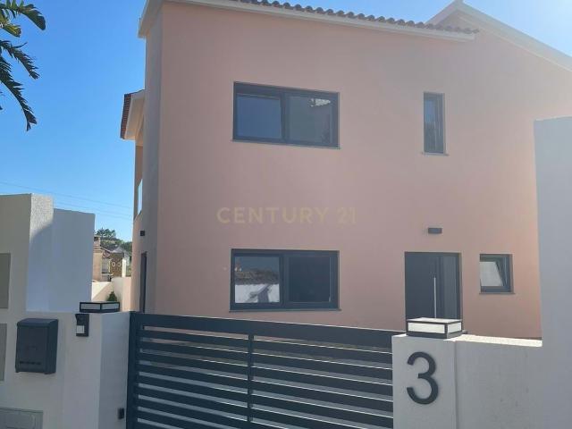 Moradia T3 Totalmente Renovada – Às Portas da Ericeira – Pronta a Habitar