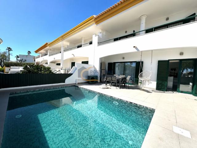 Moradia T3 | Totalmente renovada | Piscina | Terraço | Local. 276m² Albufeira e Olhos de Água