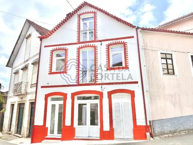 Moradia T3 tradicional totalmente renovada