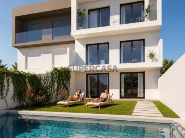 Moradia T3 Triplex com garagem e piscina | Setúbal