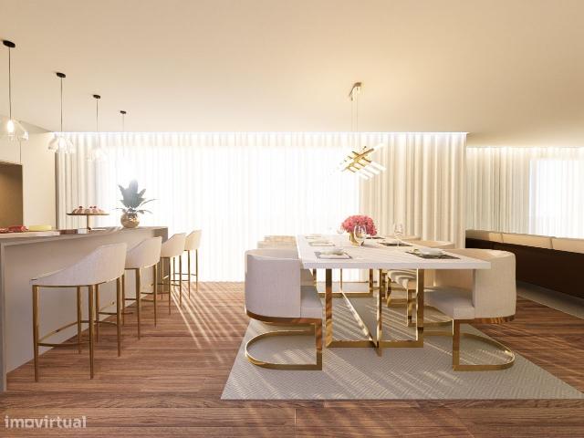Moradia T3 TRIPLEX de luxo com jardim ao centro de Valongo