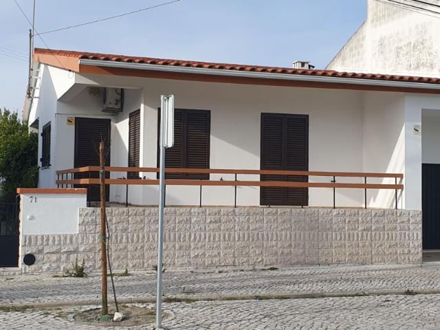 Moradia T3, Pinhal Novo. BAIXA DE PREO No Disp. Imobilirias