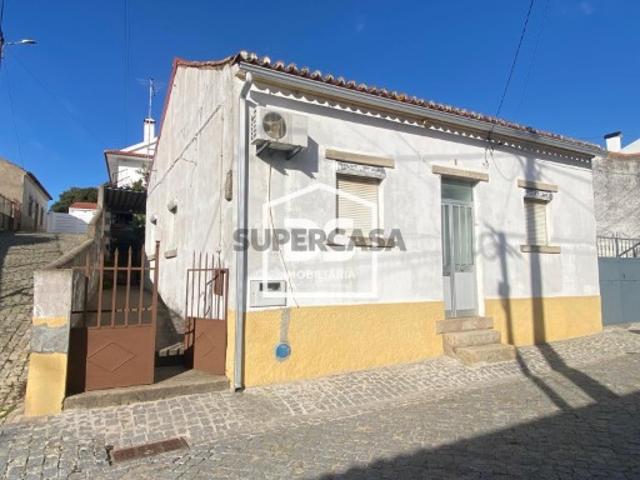 Moradia T3 Venda em Escalos de Baixo e Mata,Castelo Branco