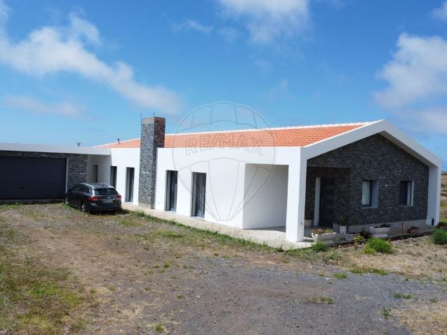 Moradia T3, Vila do Porto, Vila do Porto | BPI Expresso Imobiliário