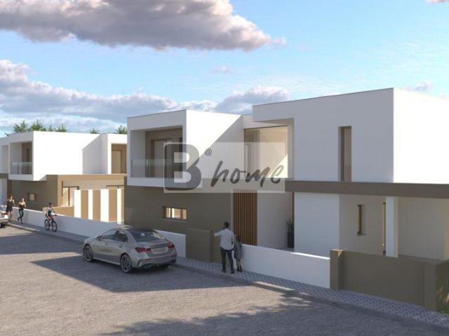 Moradia T3 + 1 com piscina na Aroeira | 26074068819