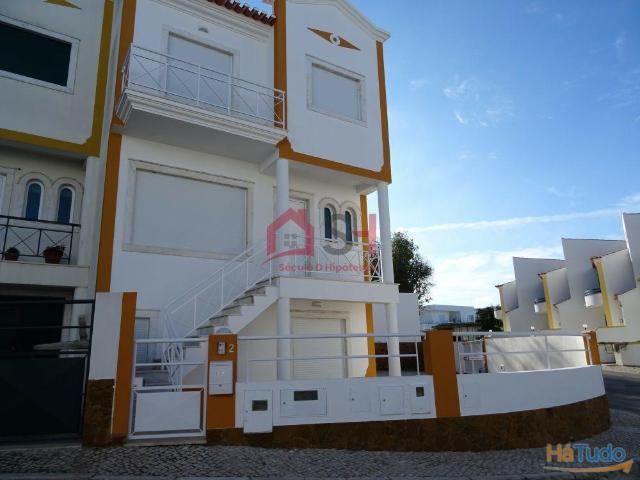 Moradia T3 + 1, com Vista de Mar Na ERICEIRA * | 26083447435
