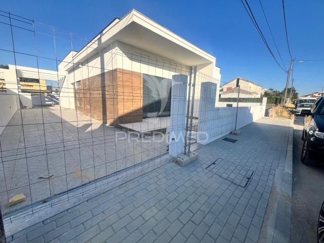 Moradia T3 + 1 Piscina