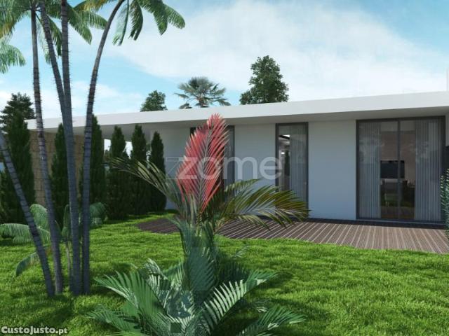 Moradia T3 +1 Térrea, Com 470 M2 Terreno, Água