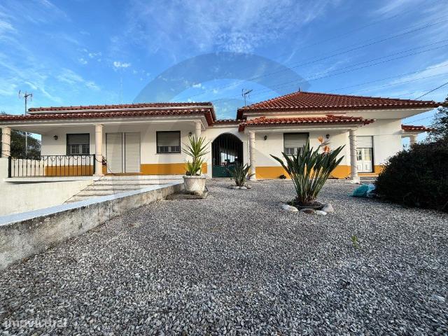 Moradia T3+ 2 em Charneca de Alcorochel