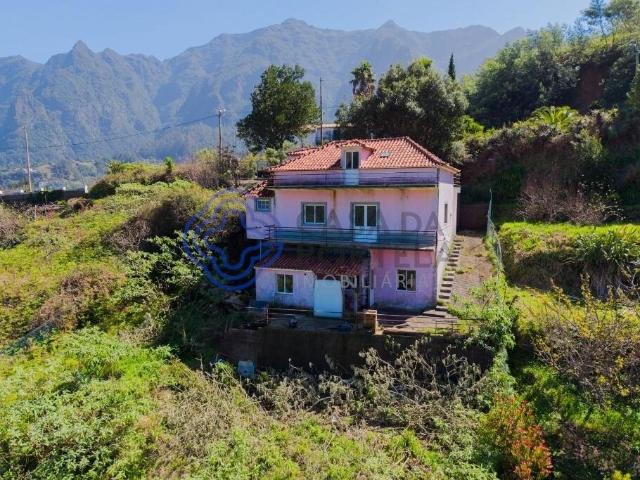 Moradia T3 | 3 Entradas Independentes | Potencial Al | Lote. 88m² São Vicente
