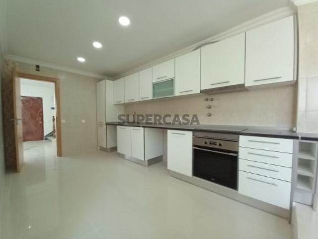 Moradia T3 + 3 Madorna Parede