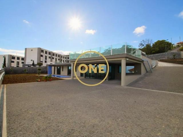 Moradia T3 térrea com piscina e vista mar definitiva