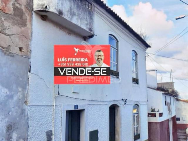 MORADIA T3+T1 À VENDA PARA RESTAURAR / PERNES / SANTARÉM
