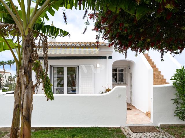 Moradia Térrea 1 quarto com Piscina Comum, Vilamoura