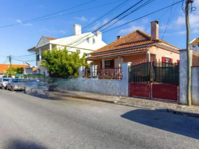 Moradia térrea, 3 quartos + anexo, Charneca d Caparica, Almada