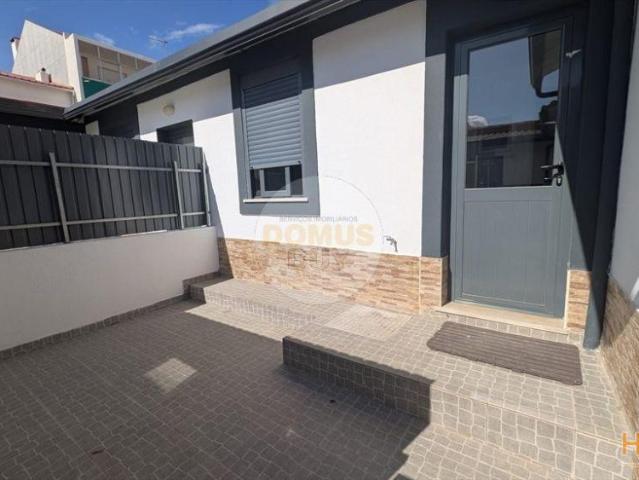 MORADIA TÉRREA T3 A ESTREAR | 2WCS BAIXA DA BANHEIRA | 26084085513