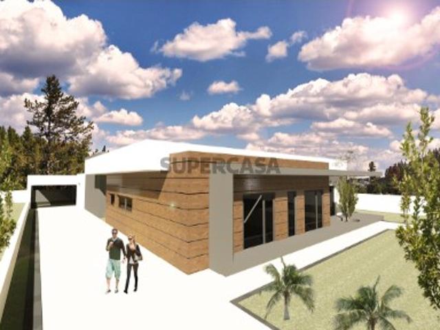 Moradia Terrea T3 com 2 suites, Piscina e Garagem