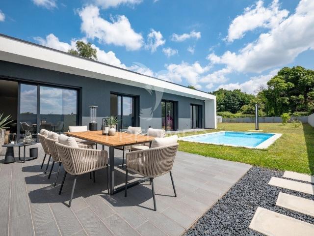 MORADIA TÉRREA T3 COM PISCINA | TURIZ, VILA VERDE