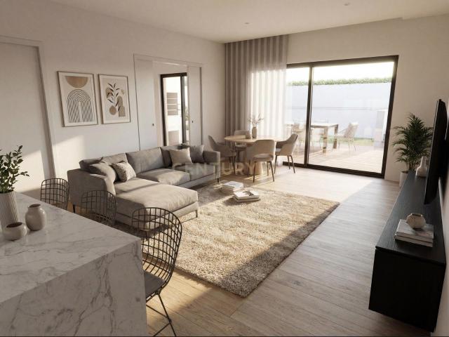 MORADIA TÉRREA T3 COM PISCINA, CASAL DO MARCO, SEIXAL