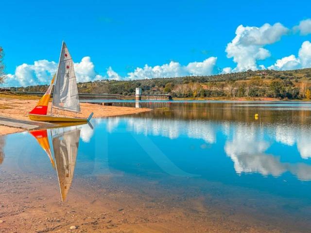 Moradia térrea T3 com piscina e garagem nos Foros do Mocho. 0m² Montargil