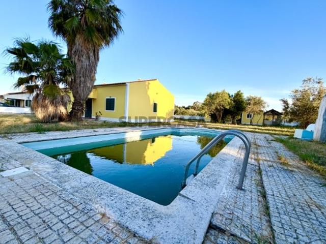 Moradia Térrea T3 com piscina Glória do Ribatejo, Salvaterra de Magos