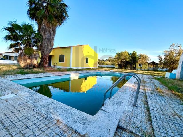 Moradia Térrea T3 com piscina Glória do Ribatejo, Salvaterra de Magos