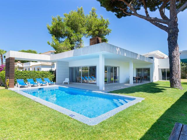 Moradia Térrea T3 com Piscina Privativa no Algarve Central 125m² Albufeira e Olhos de Água