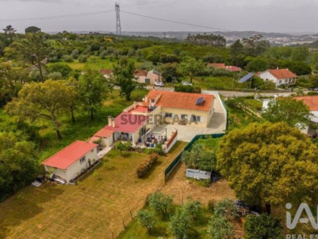 Moradia térrea T3 em Aljubarrota de 135 m²