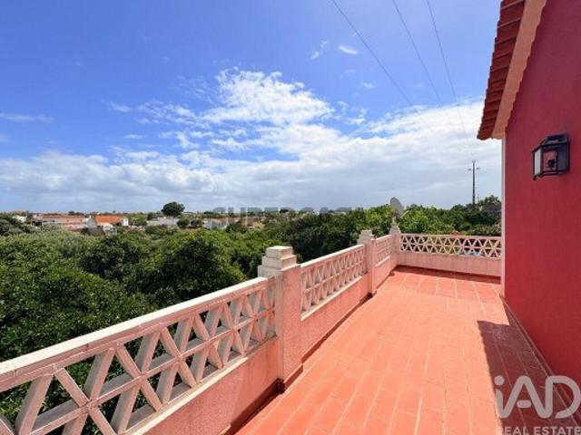 Moradia térrea T3 em Alpiarça de 193,64 m²