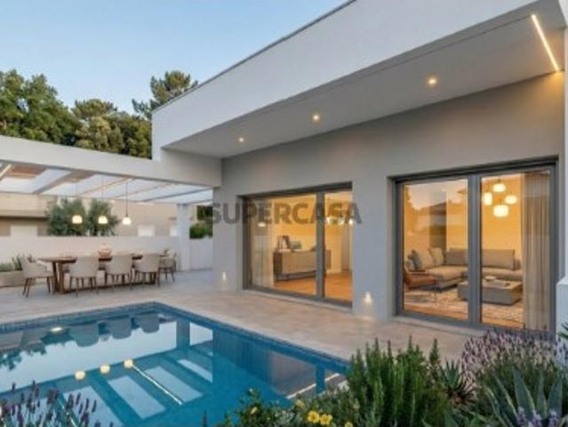 Moradia Térrea T3 Geminada, com Piscina