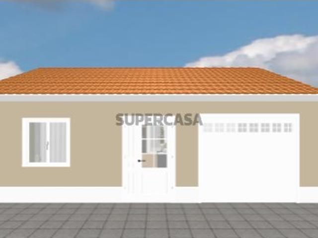 Moradia Térrea T3 Nova com Quintal e Garagem