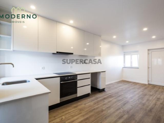 Moradia térrea T1+1 totalmente remodelada, Mata Mourisca Pombal