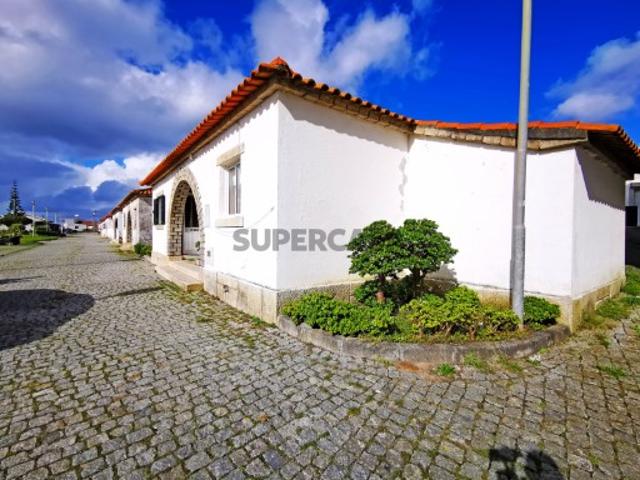Moradia térrea T1 Vila Praia de Âncora em frente à praia