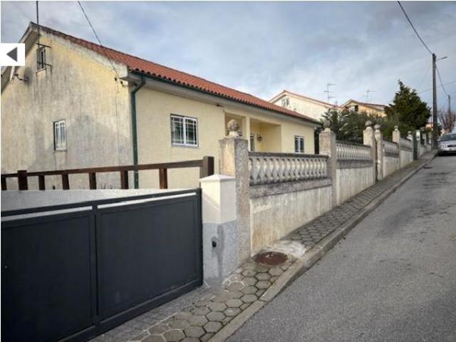 Moradia Terrea T2 Almeida OCUAPADA
