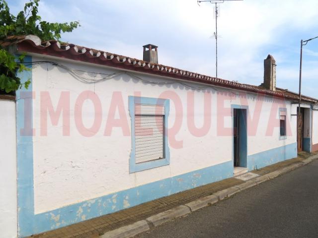 Moradia Térrea T2 com Quintal e Garagem | Cumeada, Reguengos de Monsaraz