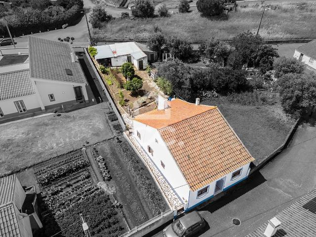 Moradia térrea T2 com quintal | Oportunidade de investimento no Sabugueiro, Arraiolos, Arraiolos