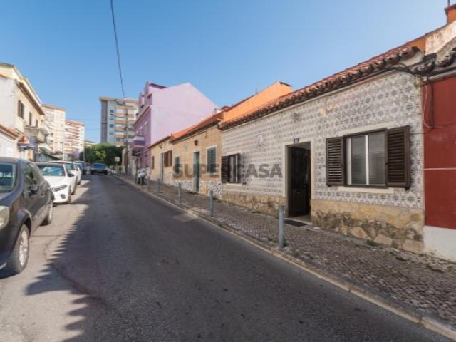 Moradia Térrea T2 com Terraço em Odivelas