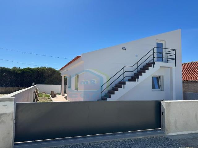 Moradia térrea T2 remodelada próximo das praias 74m² Silveira