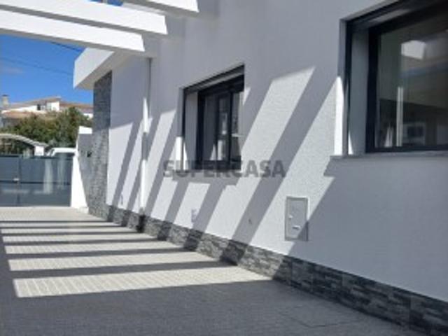 Moradia Térrea T3+1 Fernão Ferro Em Construção