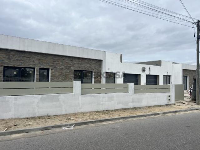 Moradia Térrea T4 com Piscina Conclusão 1º Trimestre de 2025