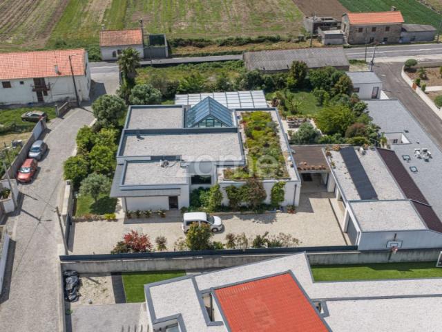 Moradia térrea T4 de luxo com piscina | Marinhas, Esposende